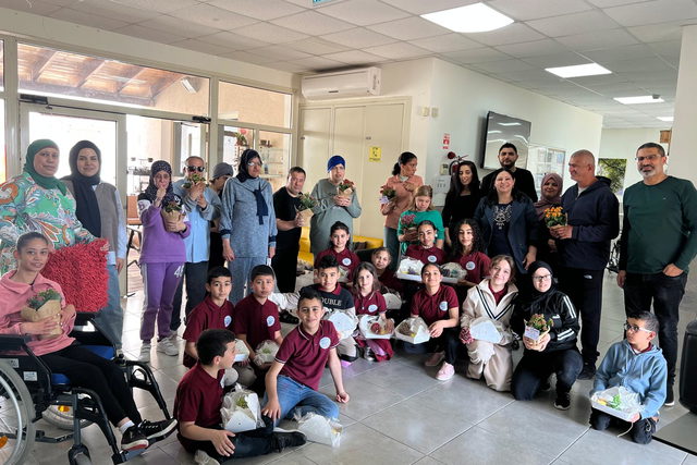 مجلس الطلاب في مدرسة الزيتون الابتدائية كفرمندا في زيارة لمركز التأهيل المهني لذوي الاحتياجات الخاصة