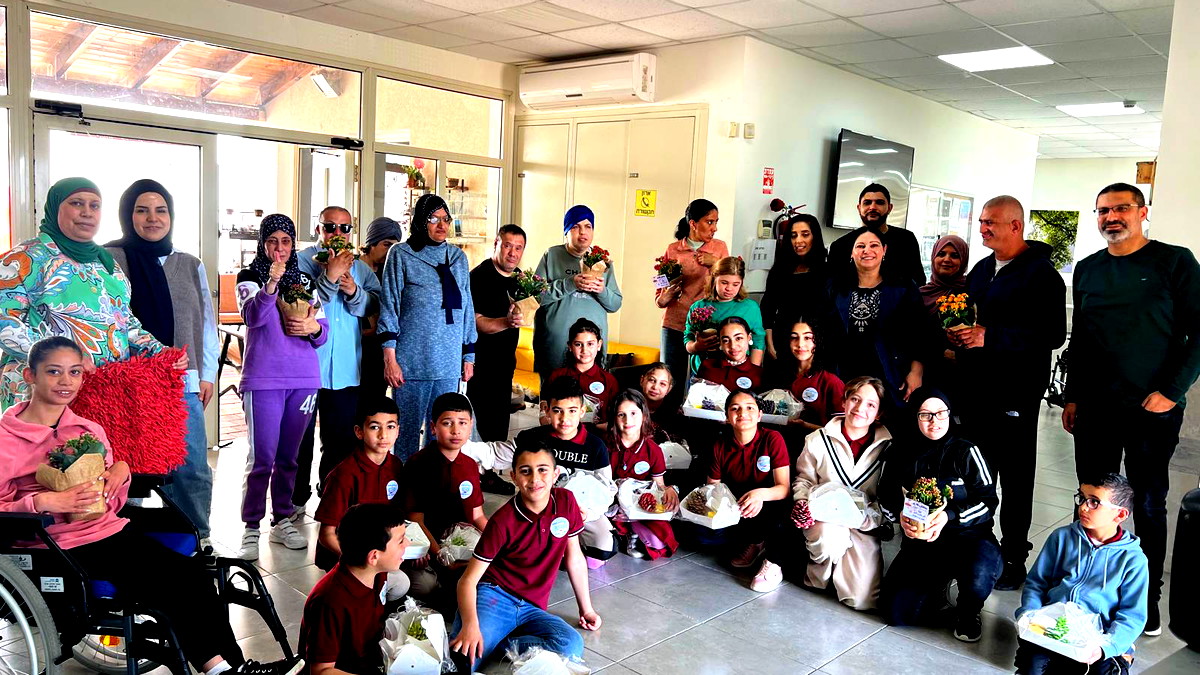 مجلس الطلاب في مدرسة الزيتون الابتدائية كفرمندا في زيارة لمركز التأهيل المهني لذوي الاحتياجات الخاصة