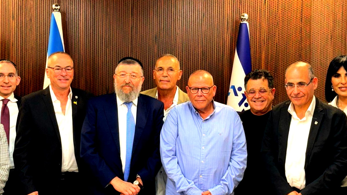 التوقيع على أمر توسيع في قطاع البناء