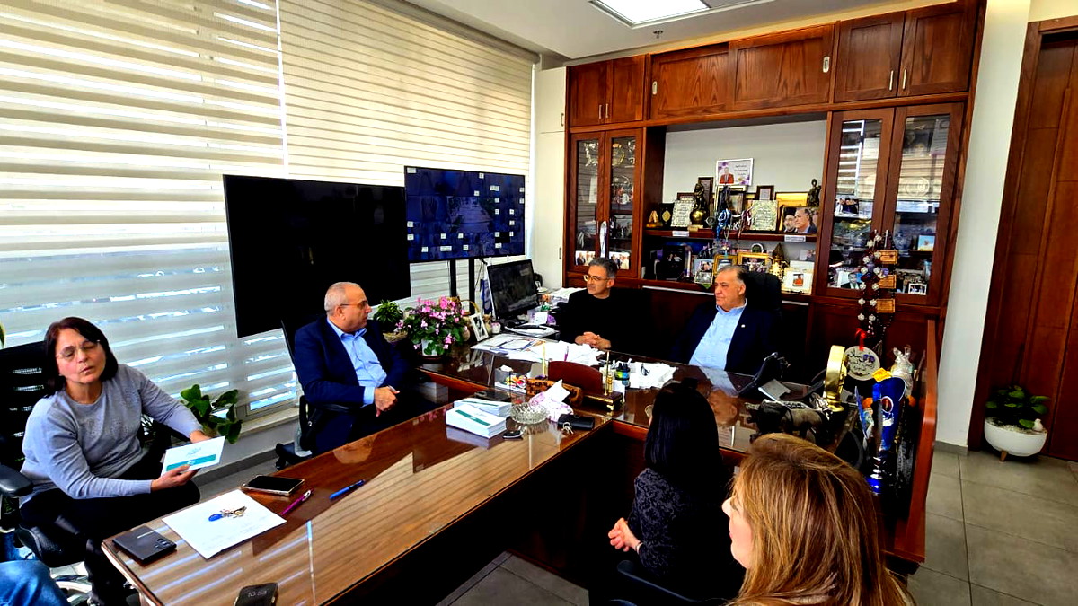 تحت رعاية رئيس بلدية الناصرة علي سلّام- إدارة بنك مركنتيل تقدم الدعم للعائلات المتعففة في شهر رمضان المبارك