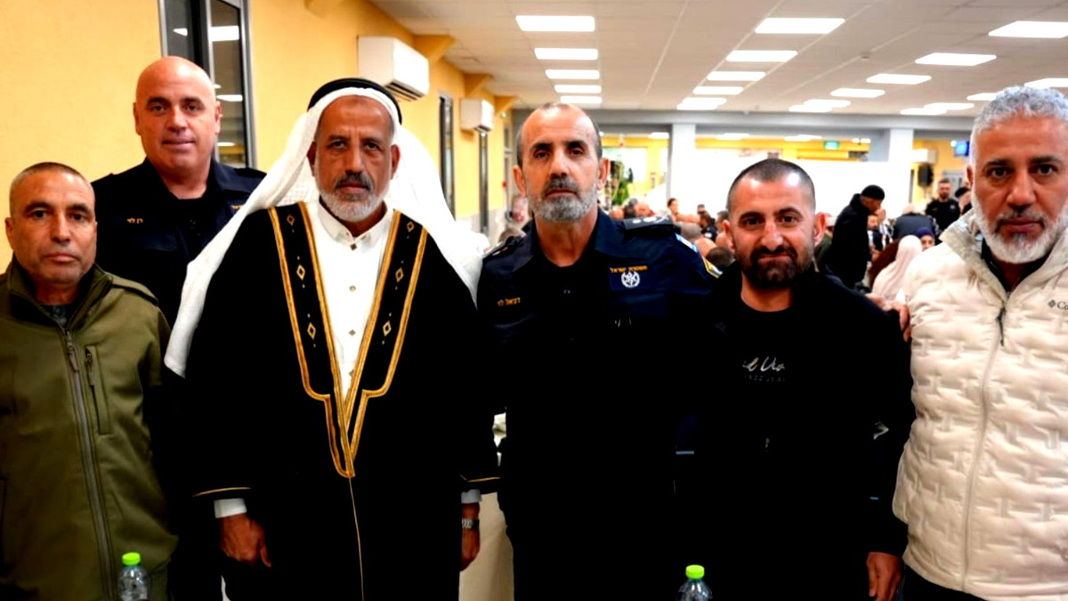 المفوض العام للشرطة يلتقي بقيادات من المجتمع العربي