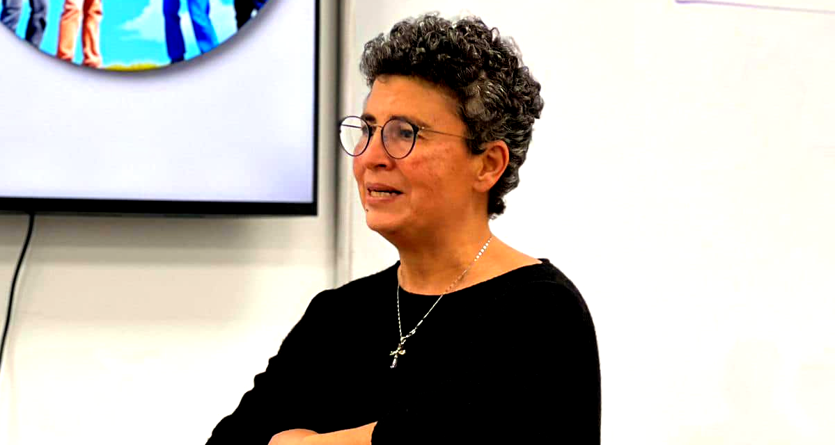  الأمهات لا يمتْنَ أبدًا