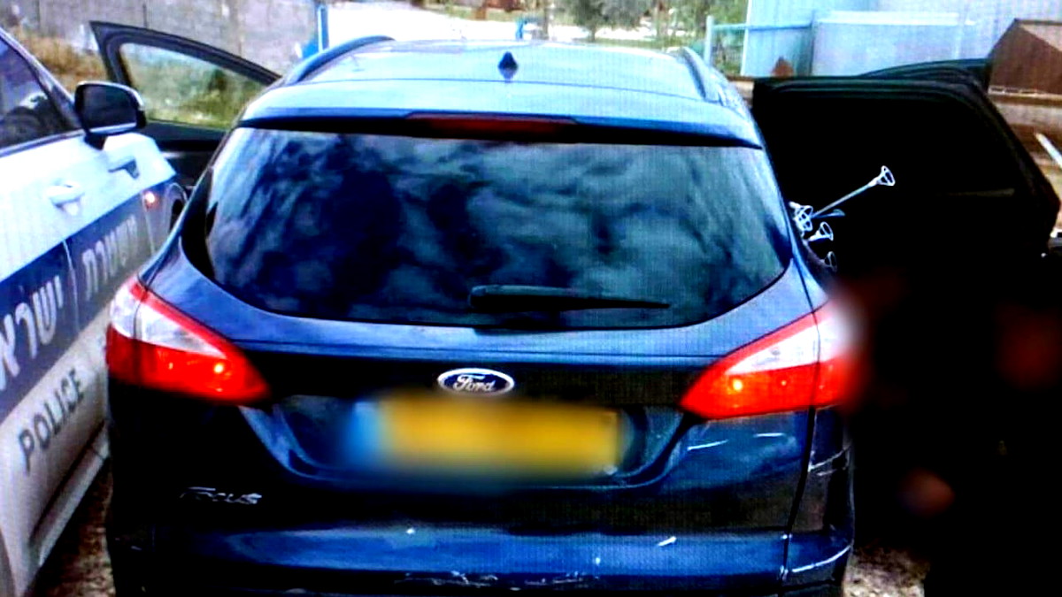 ضبط سيارة قرب طمرة بداخلها 11 قاصرَا من سكان الضفة كانوا في طريقهم للعمل على المفارق