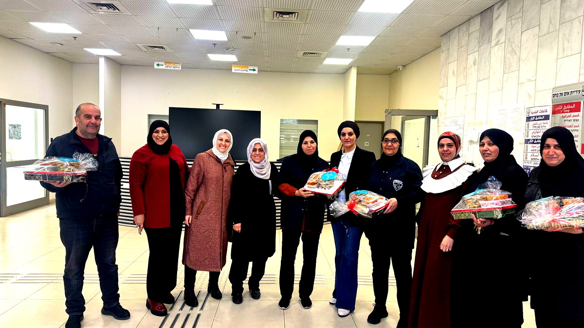 وحدة التطوع تكرّم عاملات النظافة وعمال الحراسة في أسبوع الأعمال الخيرية