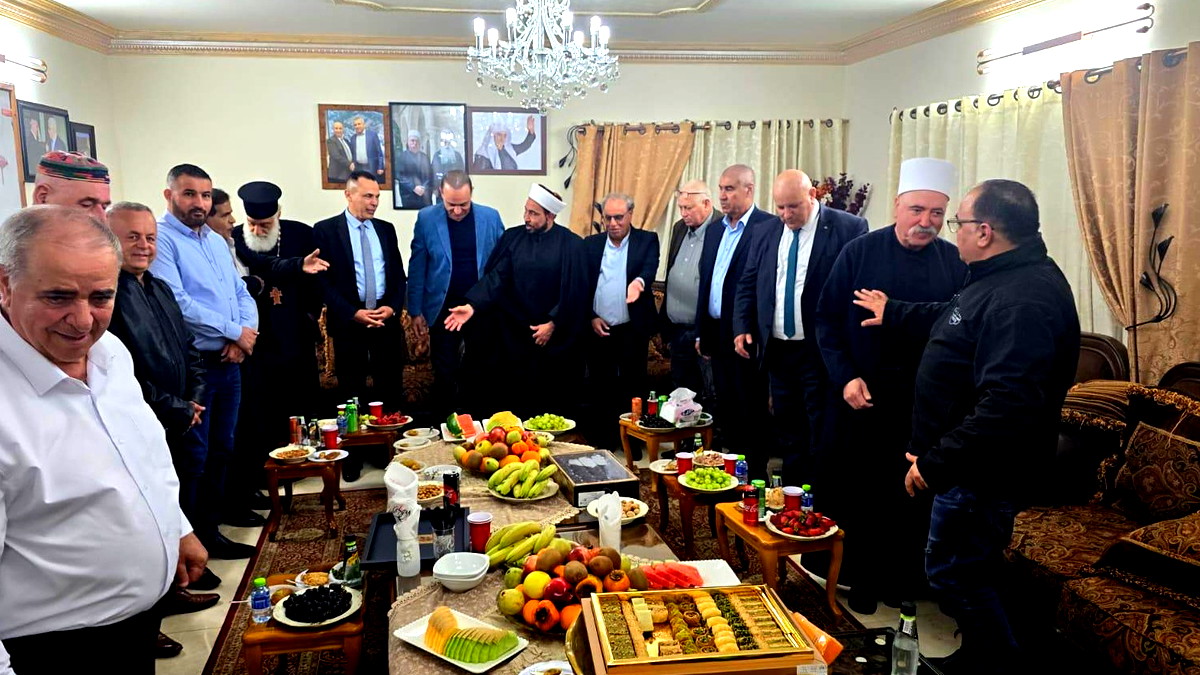 وفد رفيع المستوى يبارك للأستاذ سعيد معدي بتعيينه نائباً للوزير