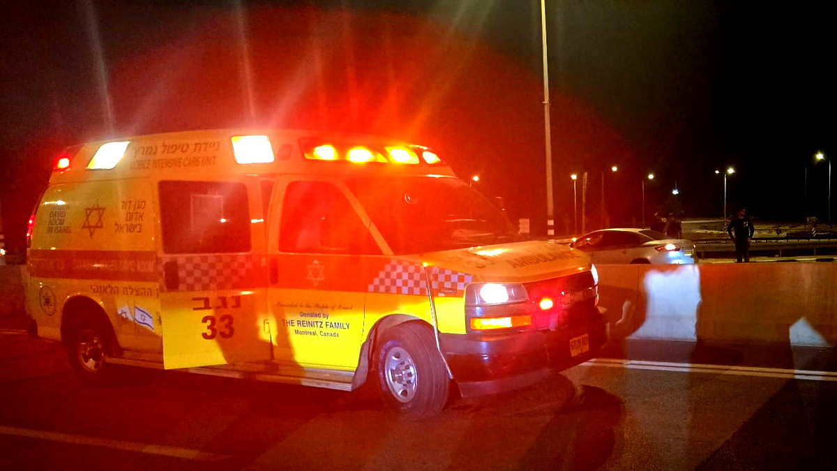 النقب: اصابة 6 اشخاص بجراح متفاوتة اثر حادث طرق على شارع 60