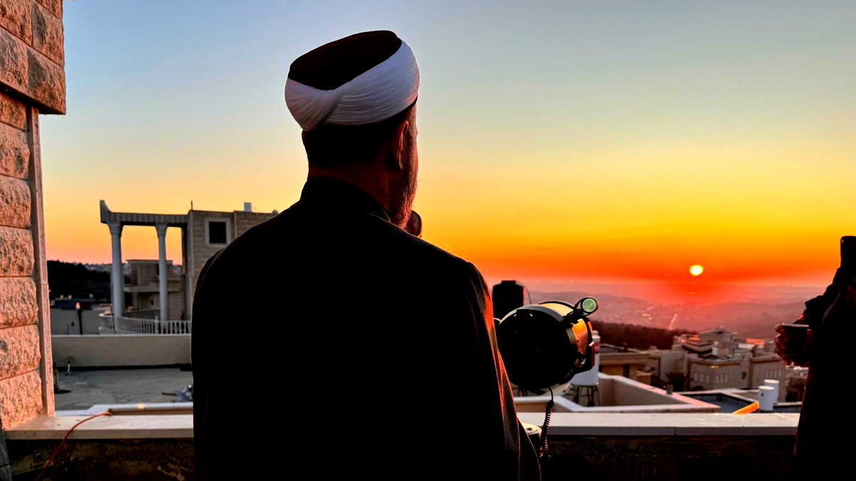 الأستاذ الدّكتور مشهور فوّاز: غدًا الأحد عيد الفطر لعام 2025