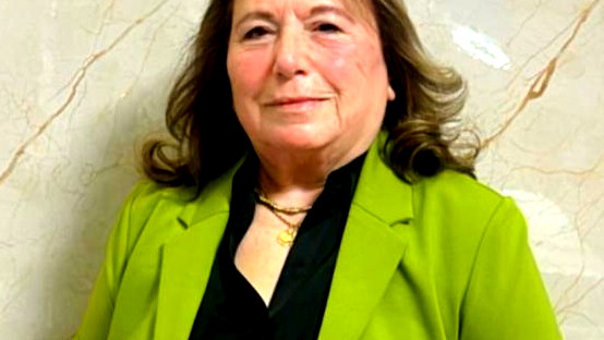 أنفاسُ الورود- موشحات الربيع                 