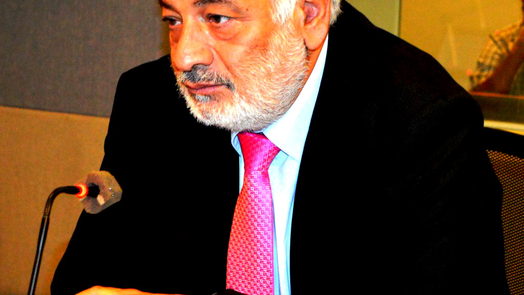 مقال بعنوان: لا ذنب  للبلابل لان الغربان ريشها اسود