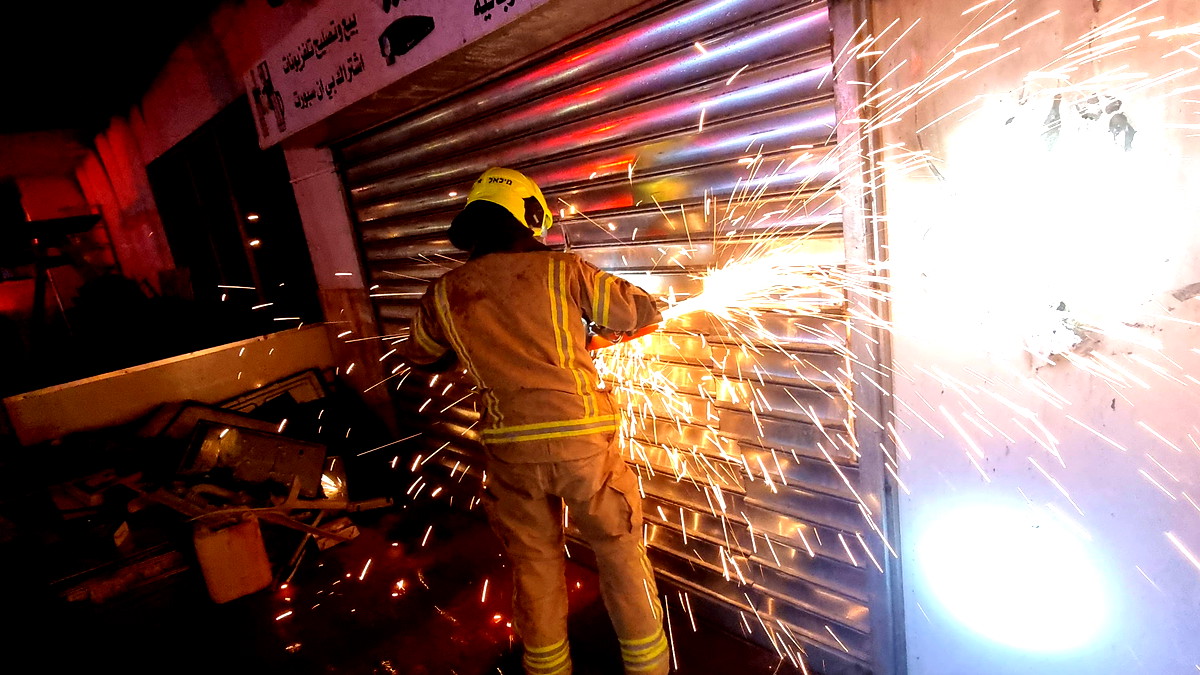 شقيب السلام: اندلاع حريق في مجمع تجاري- دون اصابات