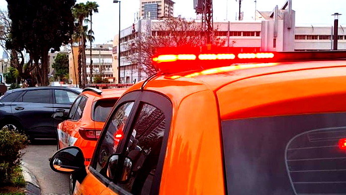 اصابة امرأتين من الشيخ دنون ونهاريا بجراح متوسطة اثر سقوط شجرة عليهن في نهاريا