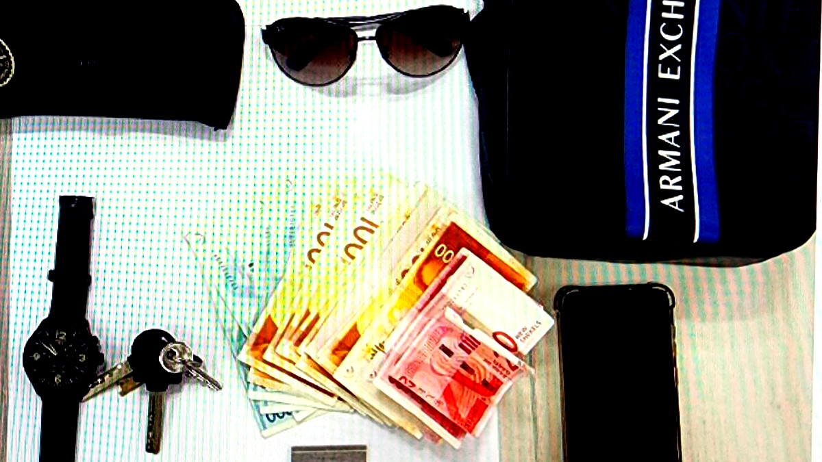 اعتقال شخصين من شرقيّ القدس بشبهة اقتحام منزلين في المدينة وسرقة أموال ومجوهرات