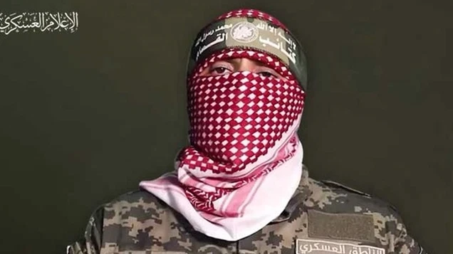 أبو عبيدة: نصف الأسرى الأحياء يتواجدون في مناطق طلب جيش الإسرائيلي إخلاءها في الأيام الأخيرة