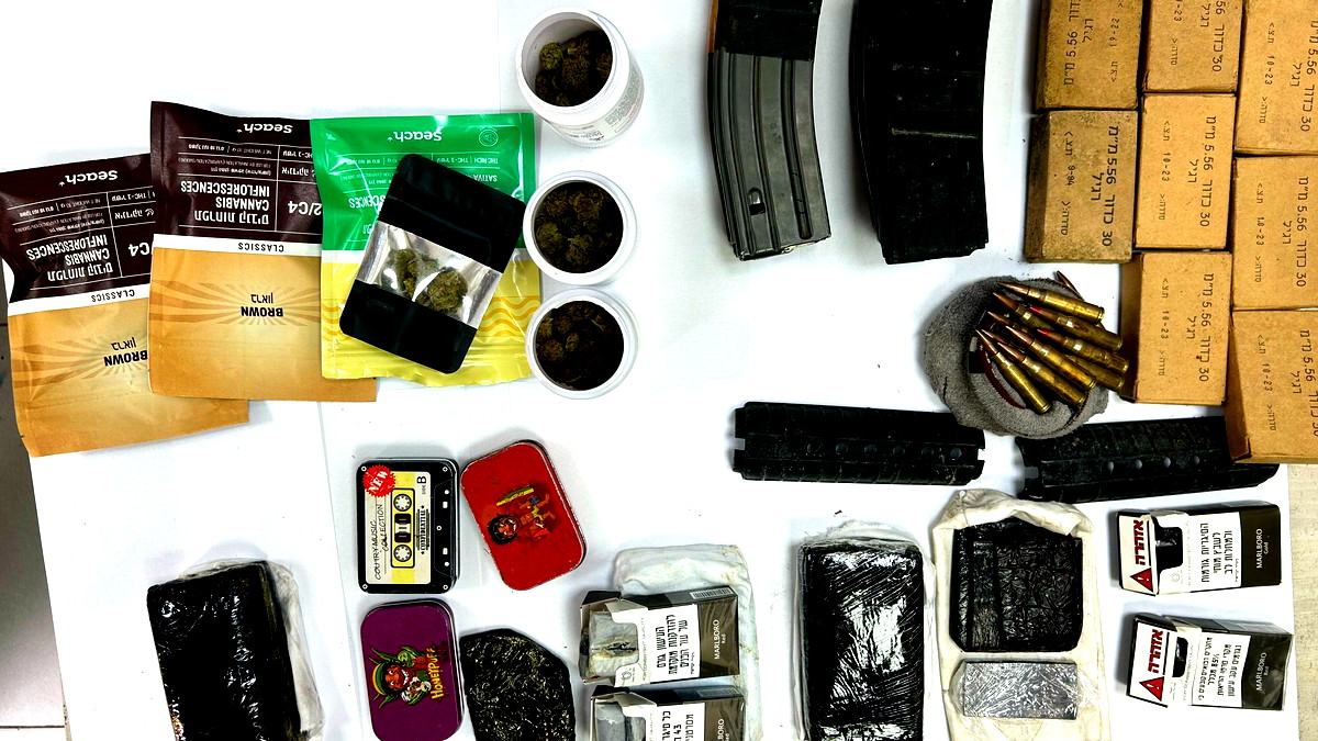 ضبط أسلحة وذخيرة وكمية كبيرة من المخدّرات الخطيرة عقب نشاط للشرطة في مدينة كفرقرع