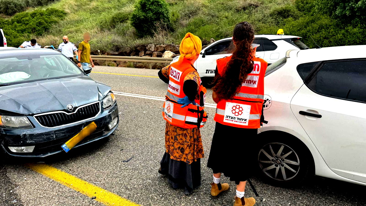 إصابة سبعة أشخاص إثر حادث طرق وقع بين عددٍ من المركبات على شارع 807 شمال البلاد