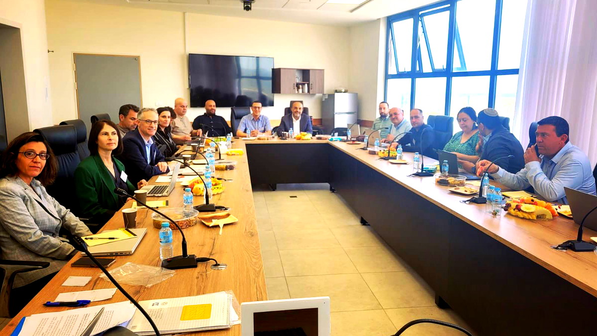 بالتكاتّف مع الجهات المختصّة.. عقد لقاء لمكافحة الجريمة في المجتمع العربيّ