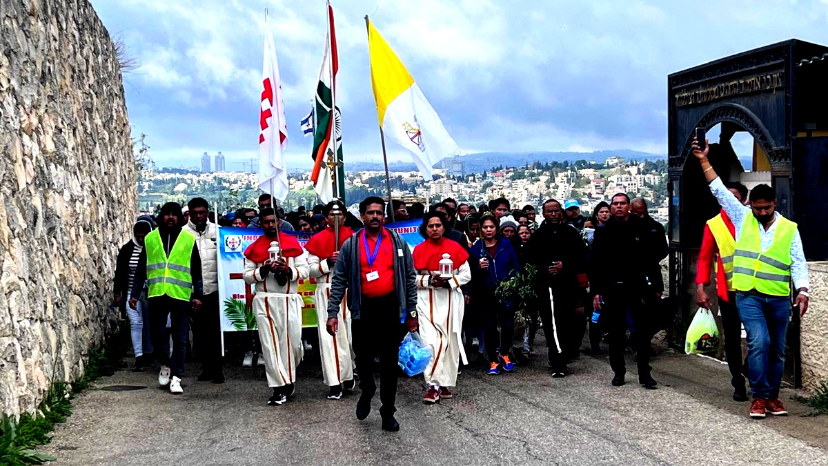 مواكب عيد الشعانين في القدس – آلاف الحجاج ساروا من بيت فاجي إلى كنائس المدينة