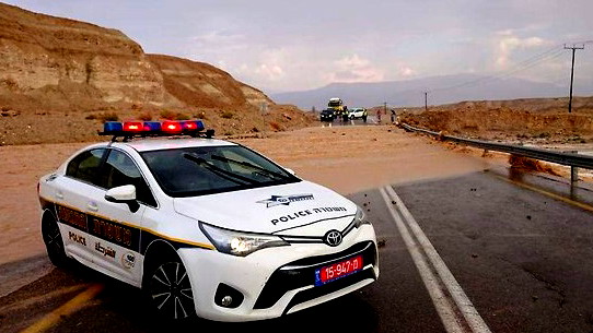 تحذيرات من سيول متوقعة وإغلاق مسارات وودية في البحر الميت وصحراء جنوب الضفة الغربية بسبب حالة الطقس