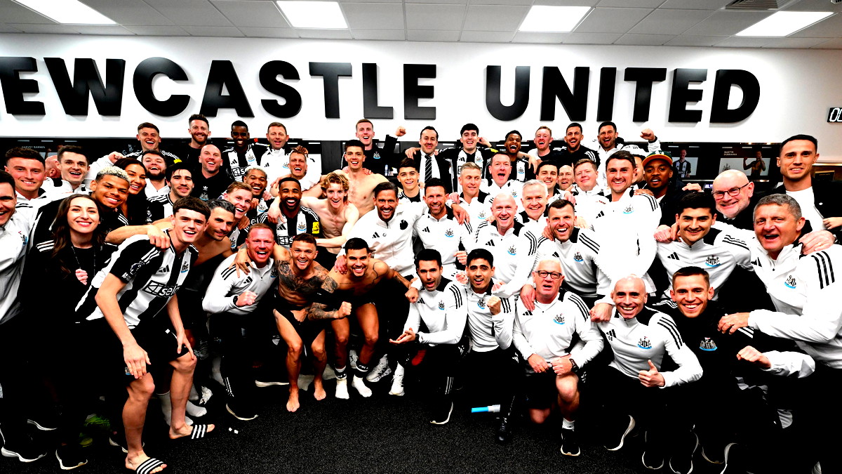 نيوكاسل يذل مانشستر يونايتد ويواصل حلم التأهل لدوري الأبطال