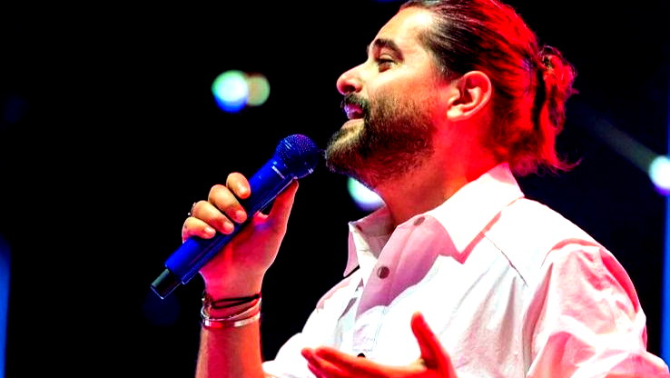 ناصيف زيتون يُشعل الأجواء في الكويت… ليلةٌ بيضاء وحفلٌ كامل العدد!