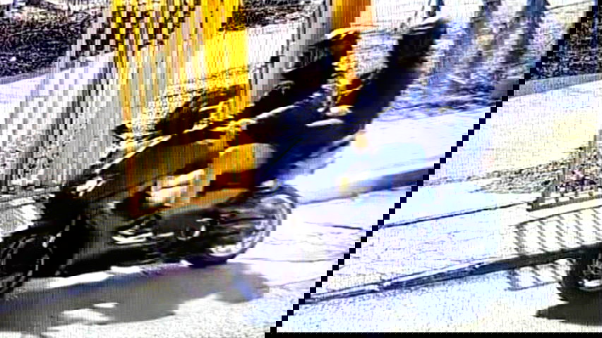 اتهام شاب وقاصر بوضع قنبلة امام منزل رئيس مجلس مروم هجليل