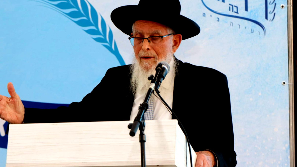 الحاخام يعقوب أريئيل يدعو حركة "بني عكيفا" لإنشاء مركزي استيطان في غلاف غزة والشمال