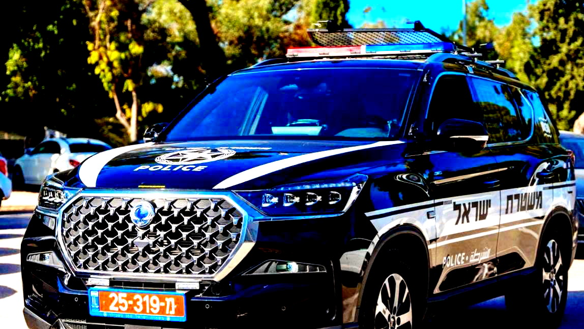 الشرطة: اعتقال سيدة من رام الله انتحلت هوية "مقدسية" وكانت ترعى مسنّة في الجليل