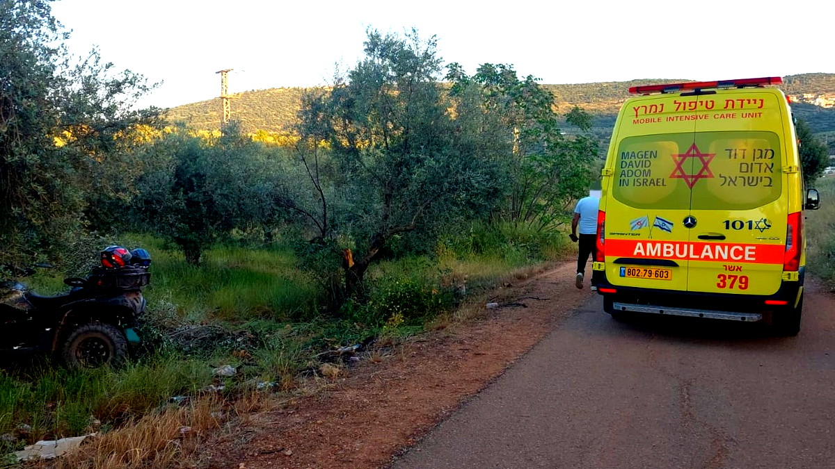  إصابة رجل بجروح خطيرة إثر انقلاب تراكتورون قرب المغار