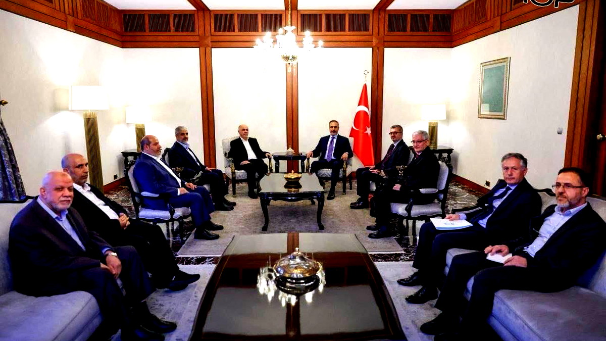 وفد من قيادة حماس يلتقي وزير الخارجية التركي في أنقرة