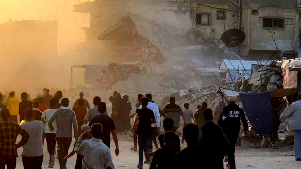 عشرات القتلى والجرحى إثر قصف إسرائيلي استهدف مدرسة ومنازل في غزة