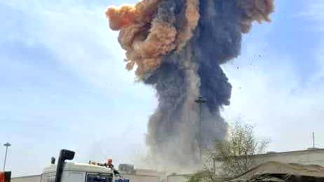 وكالة الأنباء الإيرانية: حَوالَيْ مئَتيْ مُصاب من جرّاء انفجار في ميناء الشهيد رجائي بمدينة بندر عبّاس جنوبيّ إيران