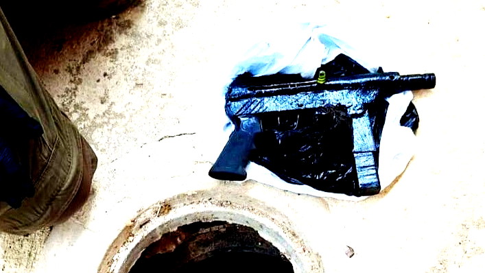 عبلين: ضبط بندقية واعتقال مشتبه به في مداهمة للشرطة