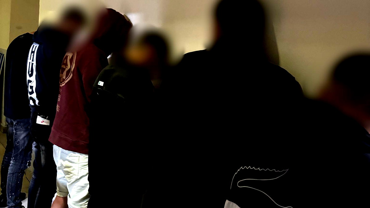 اعتقال 8 عمال من الضفة في شقة سكنية بتل أبيب