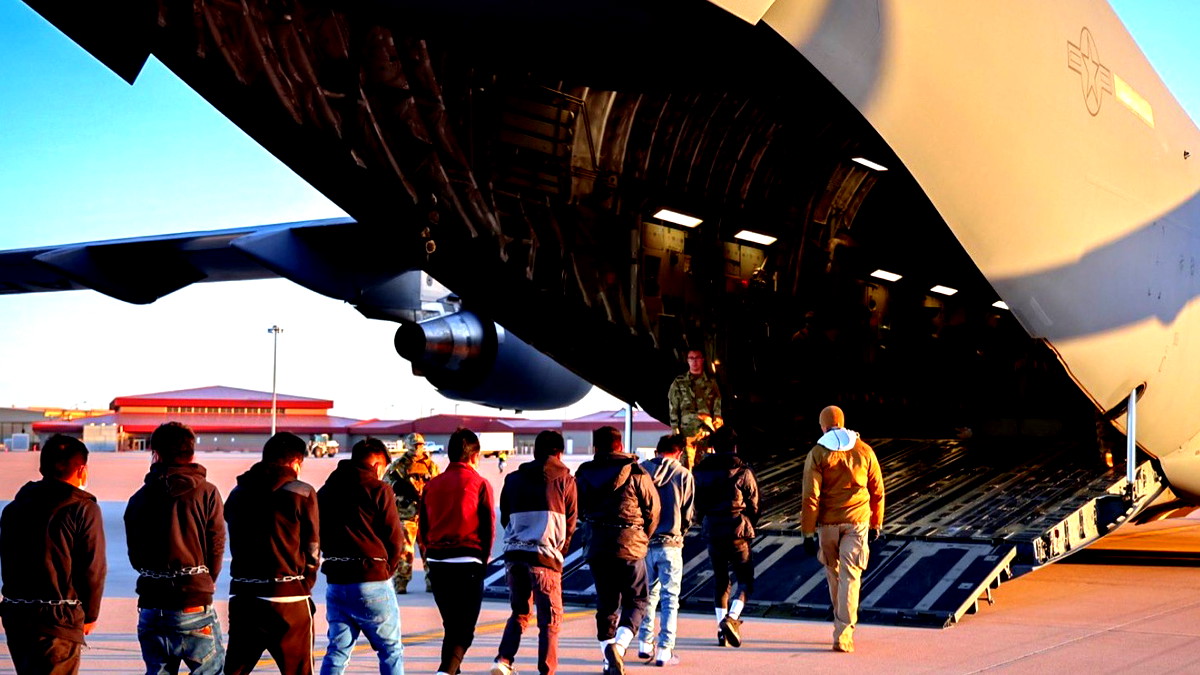 بعد 100 يوم من ولاية ترامب.. استطلاع: 60% يرون أميركا "في الطريق الخطأ"