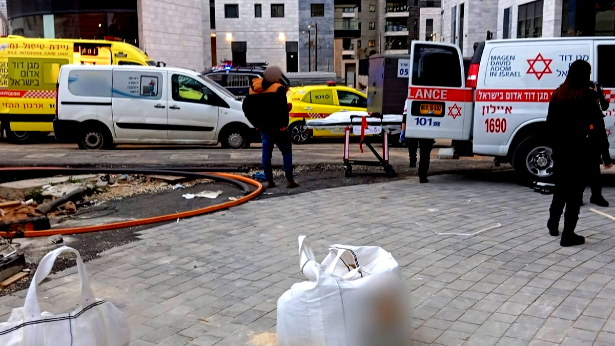 شمال البلاد: إصابة متوسّطة لعامل (40 عامًا) إثر سقوطه عن ارتفاع ثلاثة أمتار خلال عمله بورشة بناء