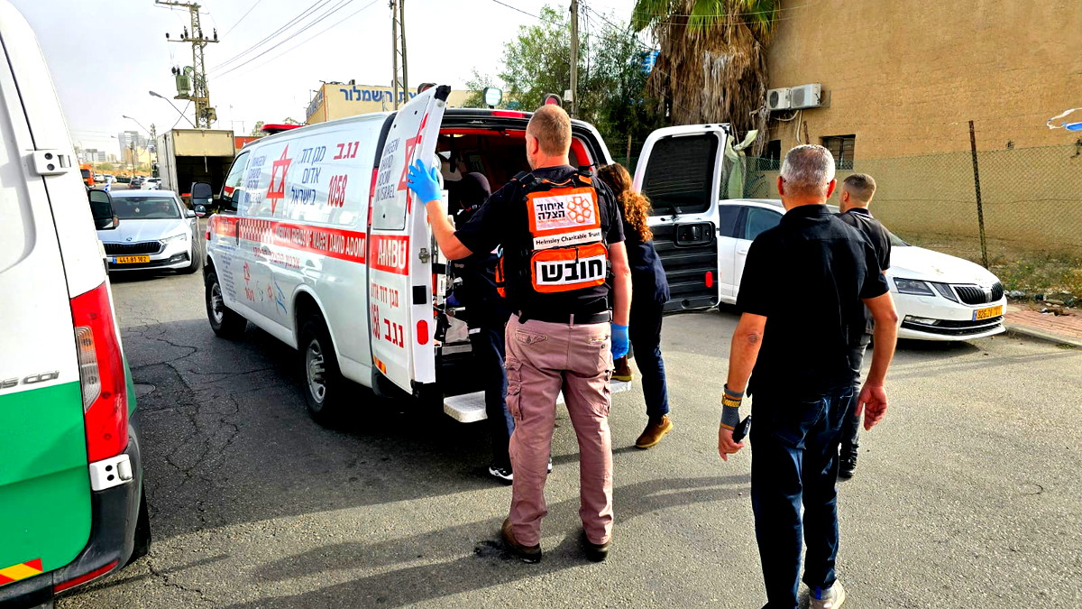 النقب: اصابة شابين بجراح متفاوتة جراء تعرضهما لحادثة عنف