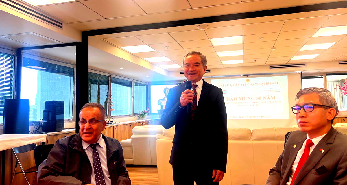 لقاء فيتنامي عربي في السفارة احتفاءً بالذكرى الخمسين لتوحيد جمهورية فيتنام الاشتراكية – كتب خالد خليفة