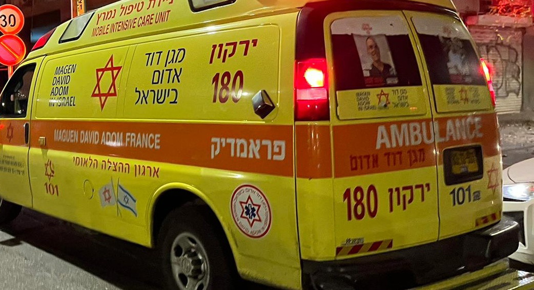 قلنسوة: إصابة فتيين جراء اصطدام مركبة أثناء قيادتهما دراجة كهربائية