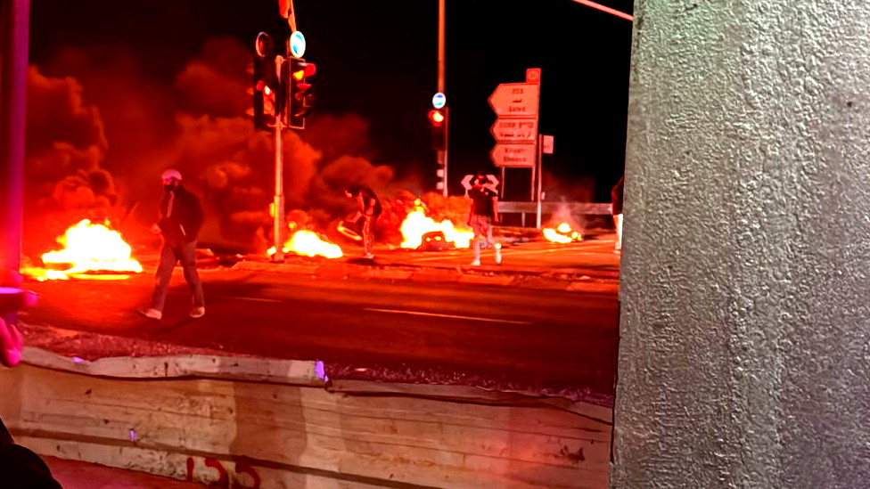 ازدحامات خانقة في الشمال بعد اغلاق العديد من المفارق المركزية خلال مظاهرات لابناء الطائفة الدرزية على خلفية الاحداث في سورية