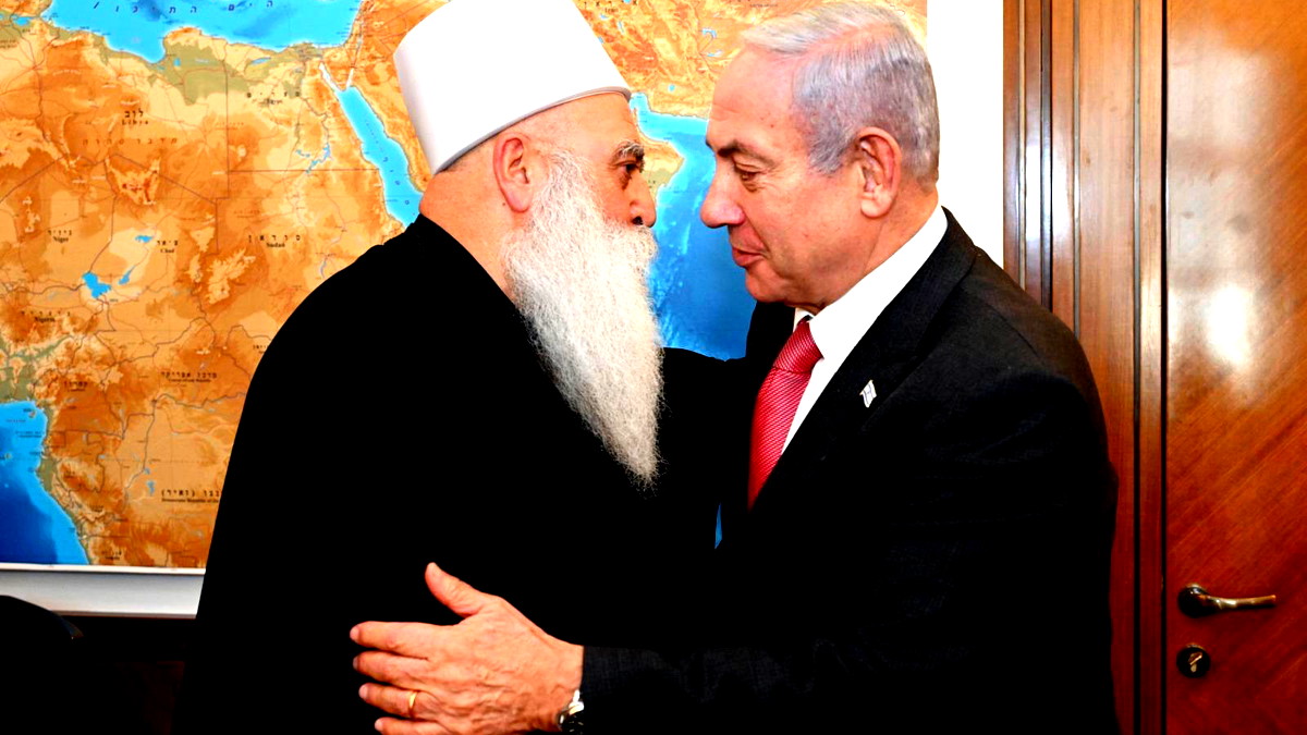 مكتب نتنياهو: رئيس الوزراء أجرى اتصالًا مع الشيخ موفق طريف بشأن الوضع بسوريا