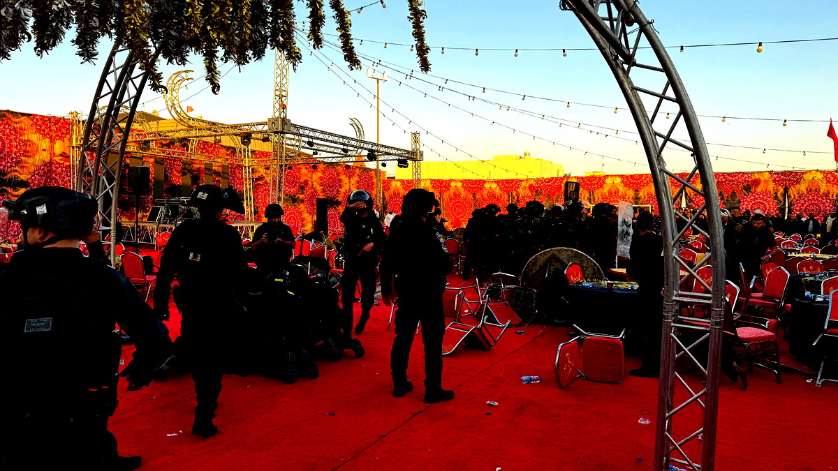 الشرطة تداهم قاعة أفراح في اللقية... إطلاق نار ورشق حجارة