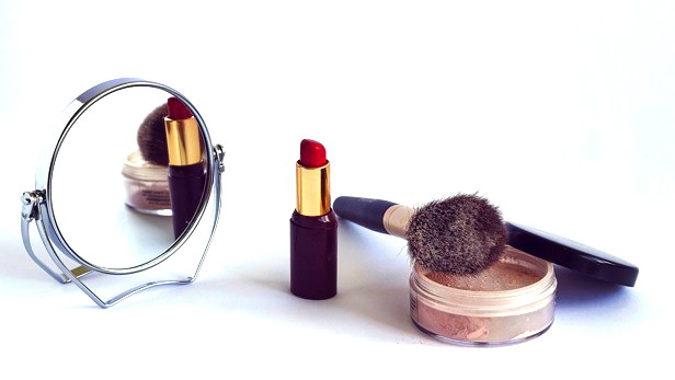 مكياج عصري لربيع 2025: أفضل مستحضرات التجميل خصيصًا لك