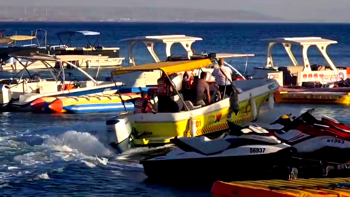 مصرع شاب (40 عامًا) وإصابة تسعة آخرين إثر اصطدام قاربين في مدينة إيلات... بينهم بحالة متوسّطة