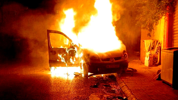 إذاعة الجيش الإسرائيلي: سلاح الجو استهدف سيارة في جنوب لبنان فجر اليوم