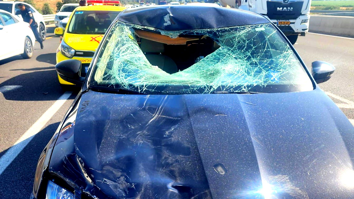 إصابة خطيرة لشاب (40 عامًا) من جرّاء حادث طرق وقع على شارع 444 في منطقة المركز