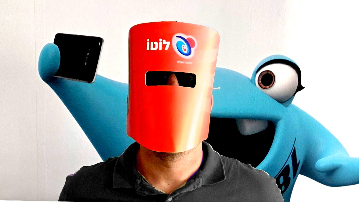 حجز رحلة زوجية إلى الخارج واكتشف بعد لحظات أنه فاز في اللوتو