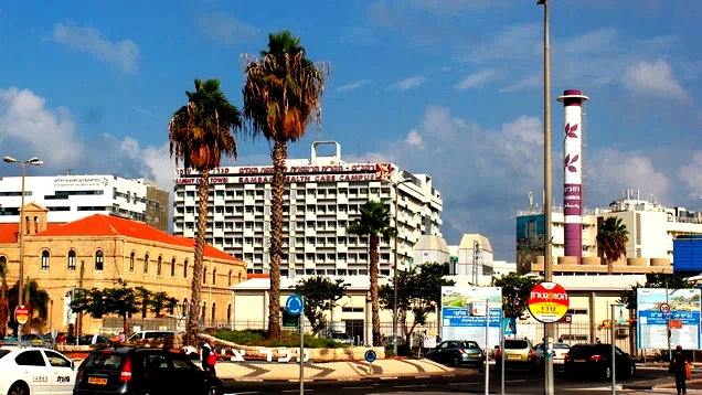 دالية الكرمل: اصابة شاب (23 عامًا) بجراح خطيرة اثر انقلاب تركتورون