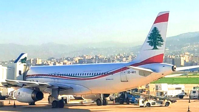 تقرير: فصل موظفين بمطار بيروت بعد "شحنة ذهب" حزب الله