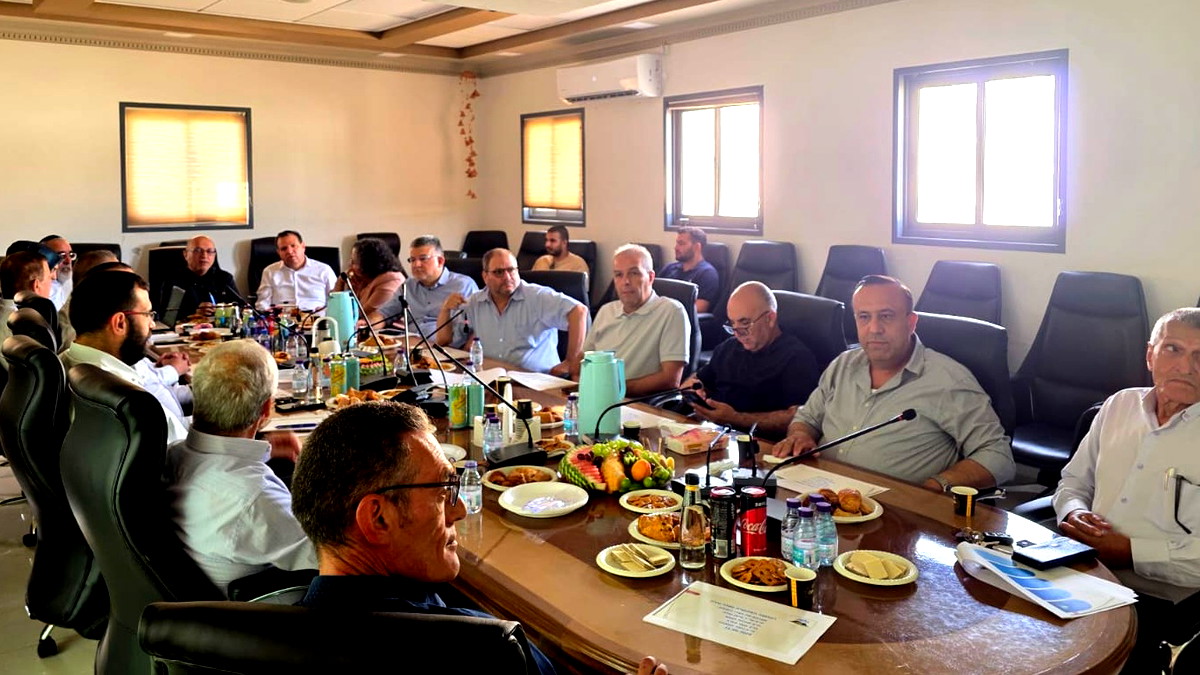 نواب الجبهة يواصلون جولاتهم الميدانية لتعزيز الشراكة مع السلطات المحلية من أجل رفع قضايا وهموم المجتمع العربي والعمل عليها.