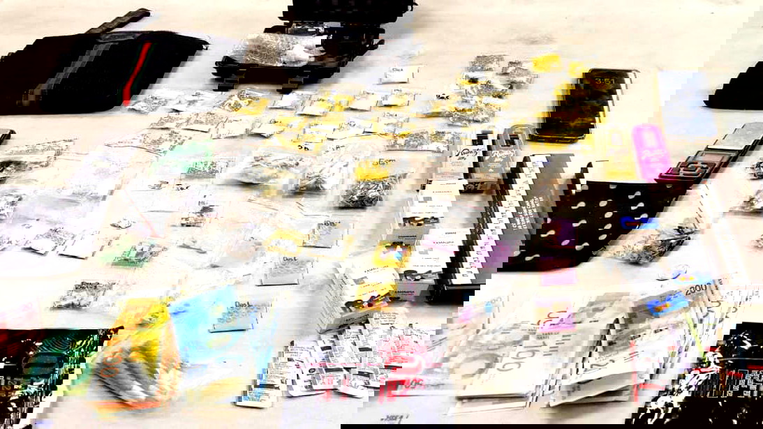 خلال نشاط ميداني للشرطة-اعتقال 8 مشتبهين من اللد والرملة بشبهة حيازة سلاح ومخدّرات